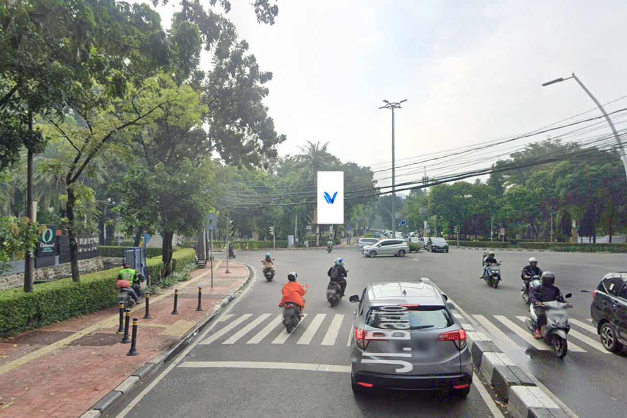 Billboard Jl. Melawai Raya (Barito), Jakarta Selatan