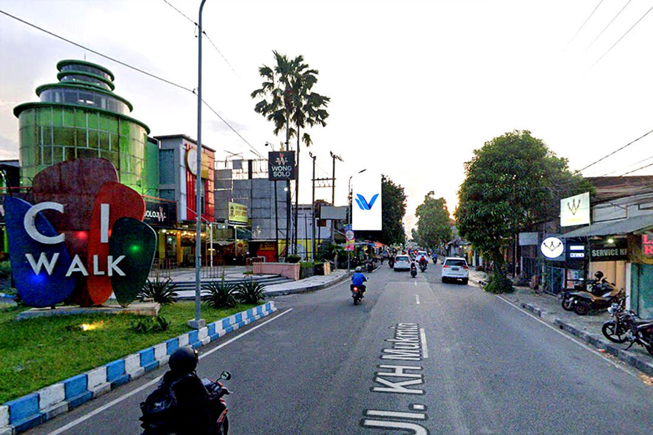 Billboard JL. KH Mukmin, Sidoarjo