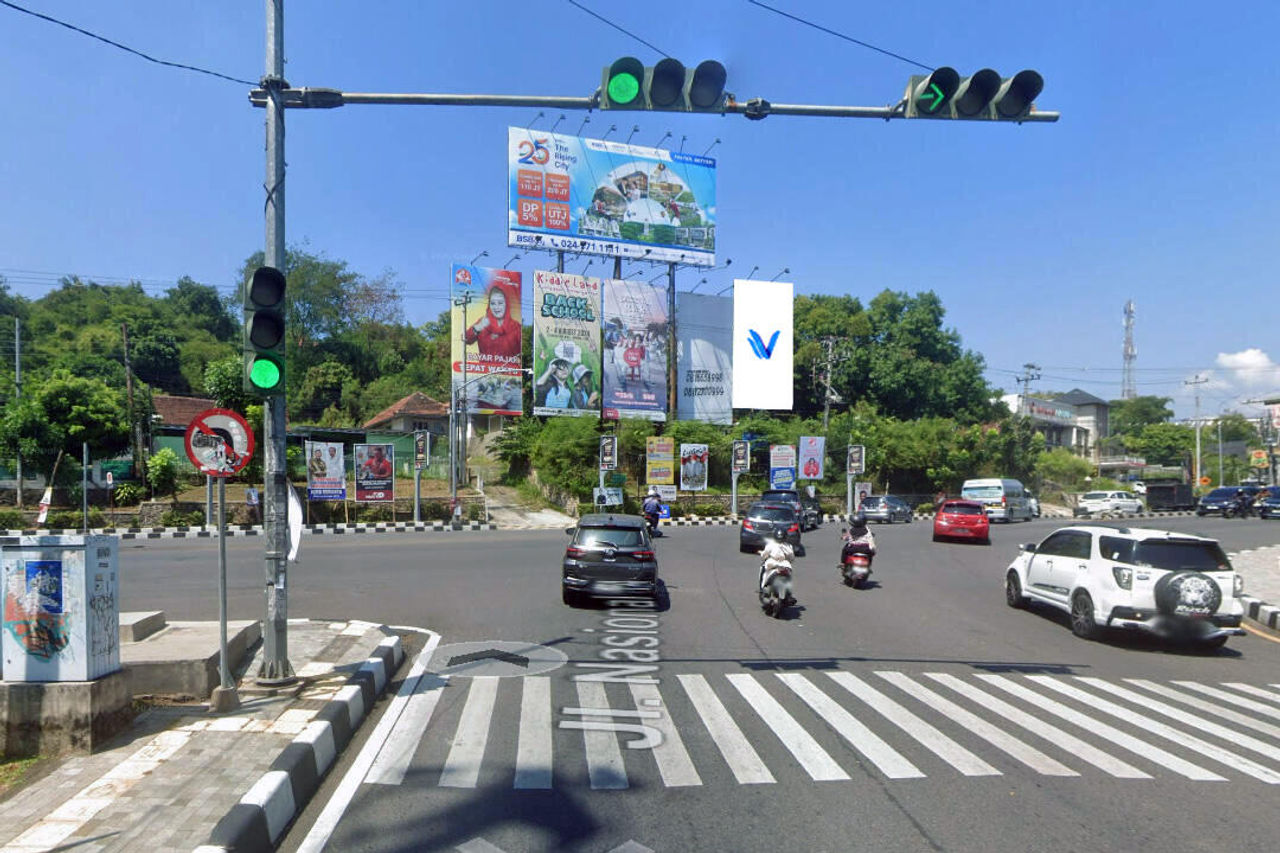Billboard Jl. Teuku Umar - Dr. Wahidin Kaliwiru, Semarang