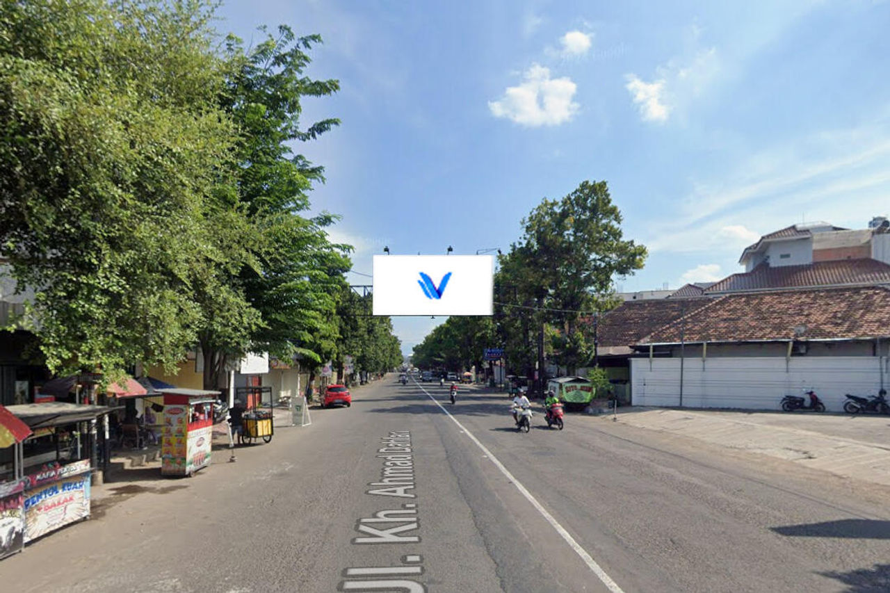 Billboard Jl. K.H Ahmad Dahlan Timur, Banyudono, Kec.Ponorogo Kab.Ponorogo (Luwes)