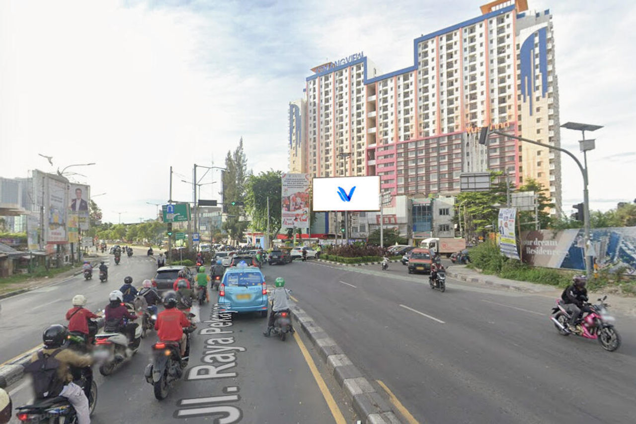 Videotron Jl. Jend. A. Yani pertigaan Jl. Raya Pekayon (Traffic Light Pertigaan Pekayon), Kota Bekasi