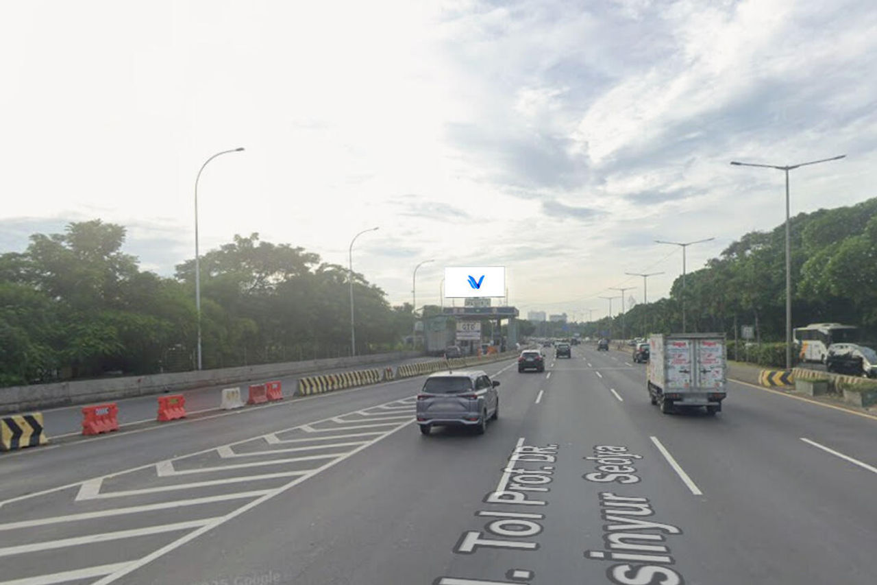 Billboard Tol Soedyatmo KM 19, Jakarta Utara