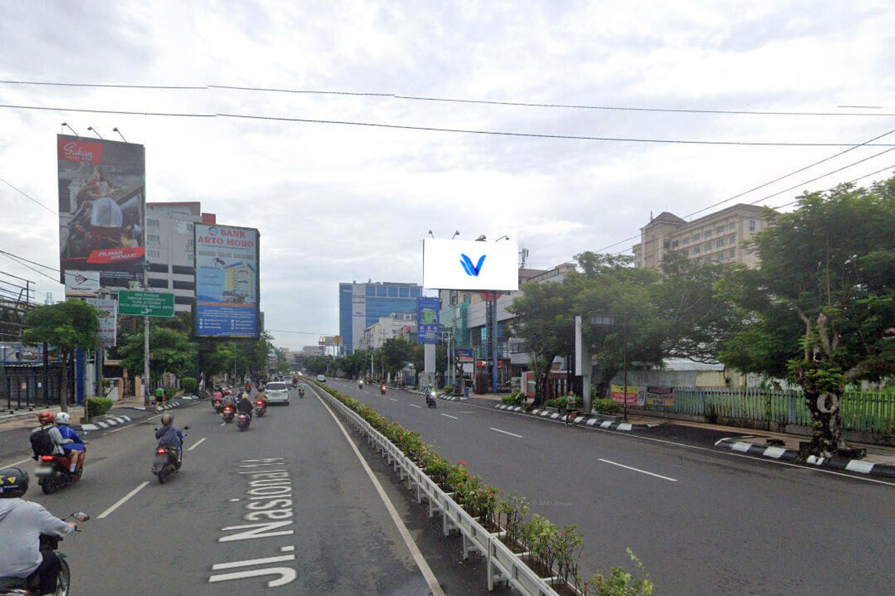 Billboard Jl. Pandanaran (Samping Agusta), Semarang