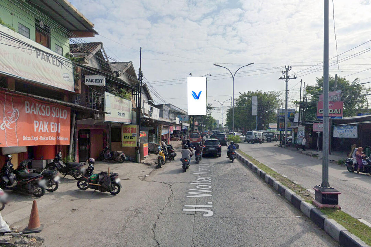 Billboard Jl. Wolter Monginsidi Perempatan Pasar Genuk, Semarang