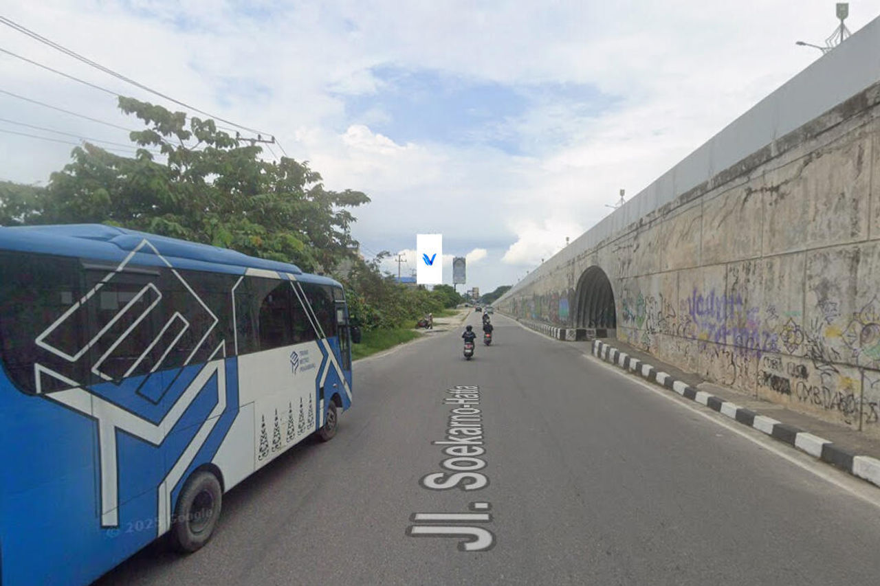 Billboard JL. SOEKARNO HATTA, DEPAN TRANSMART, PEKANBARU