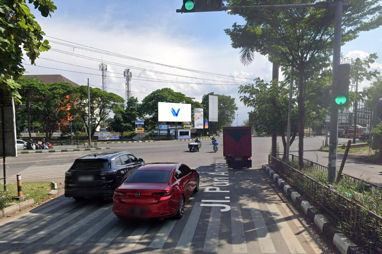 Billboard Jl. Yos Sudarso (Pos Polisi Puri), Semarang