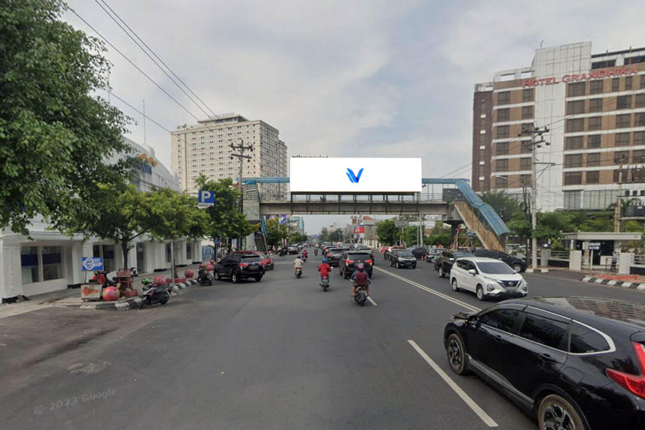Billboard JPO Jl. Pemuda, Semarang