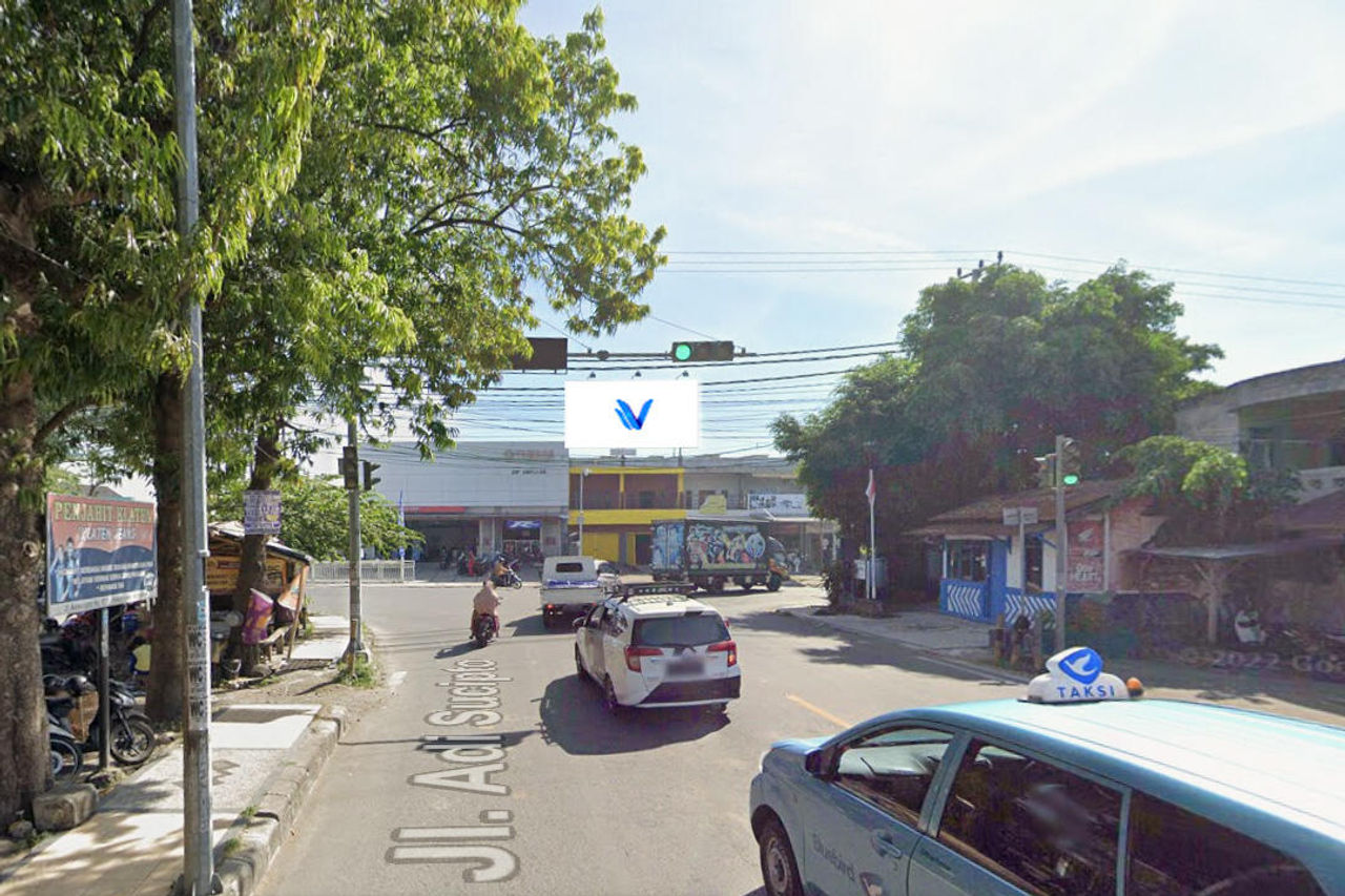Billboard Pasar Kebun Roek/ Atas Gedung ( Hadap Timur)