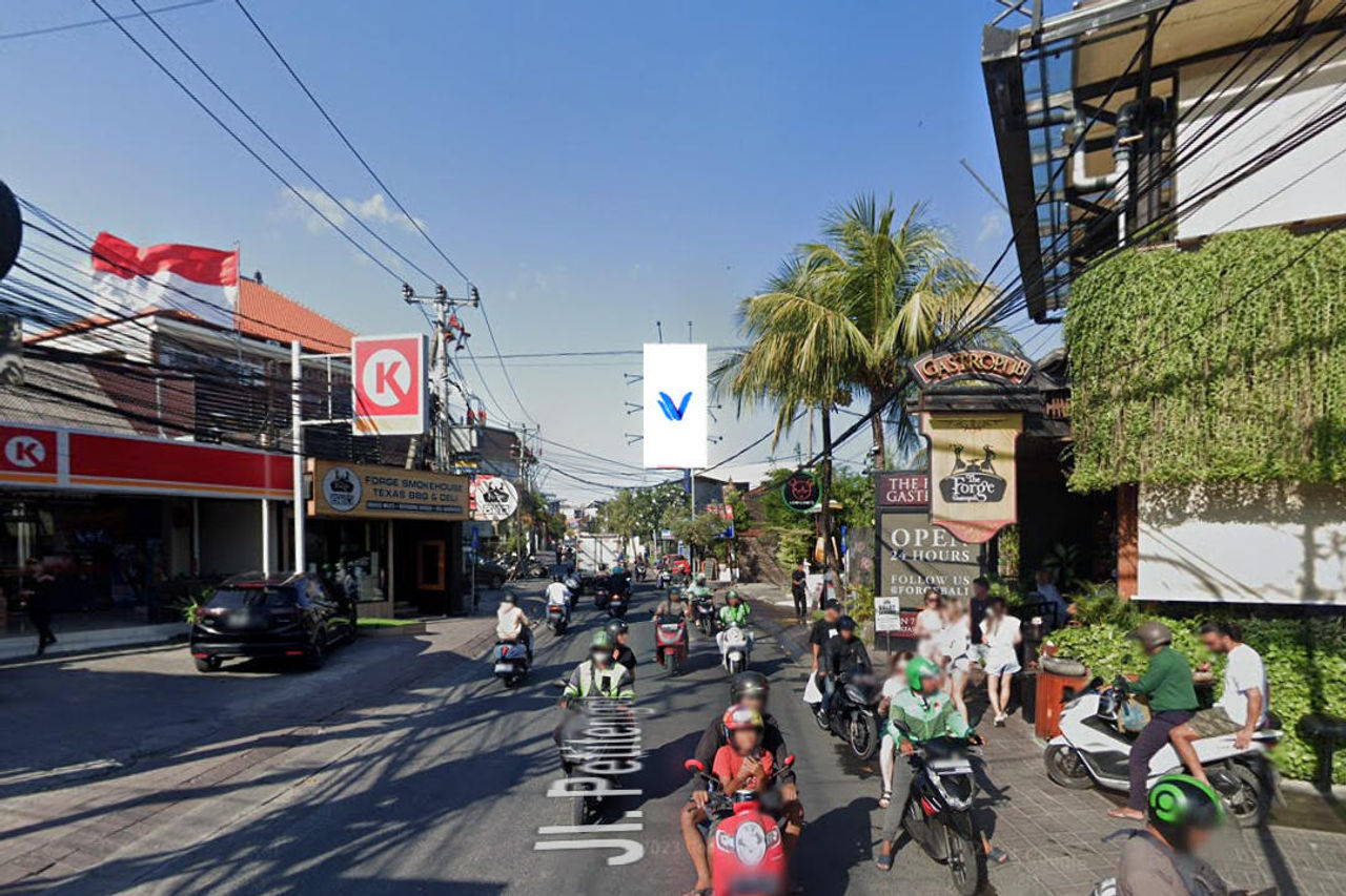 Billboard JI. Petitenget - Depan Metis arah ke Canggu | BALI