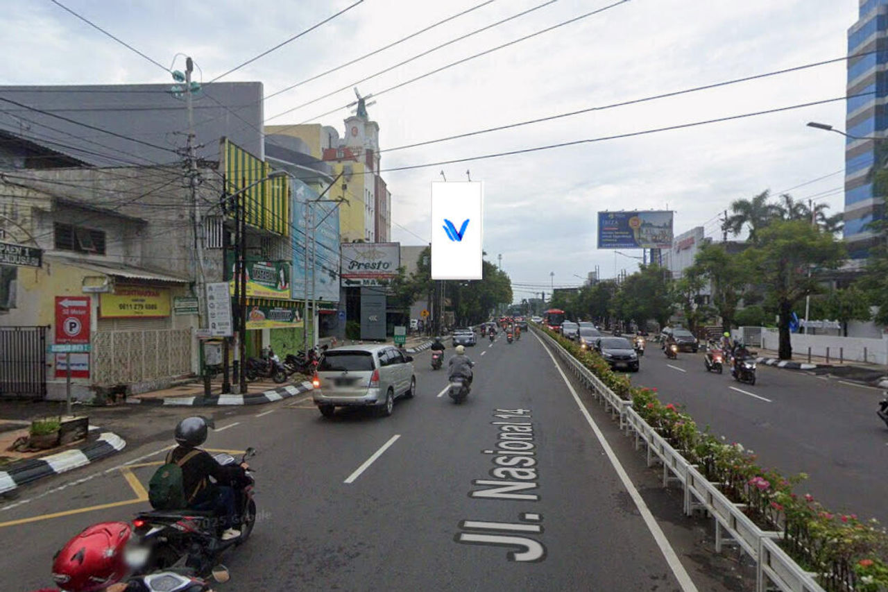 Billboard Jl. Pandanaran (Depan Holland Bakery Pusat Oleh - Oleh), Semarang