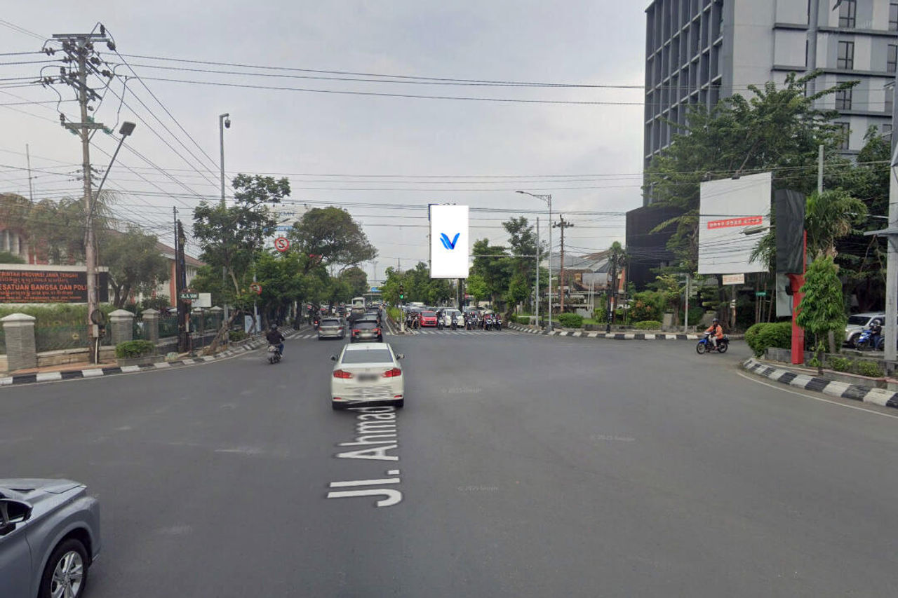 Billboard Jl. A. Yani Semarang Perempatan Erlangga - Depan Hotel HAKA, Semarang