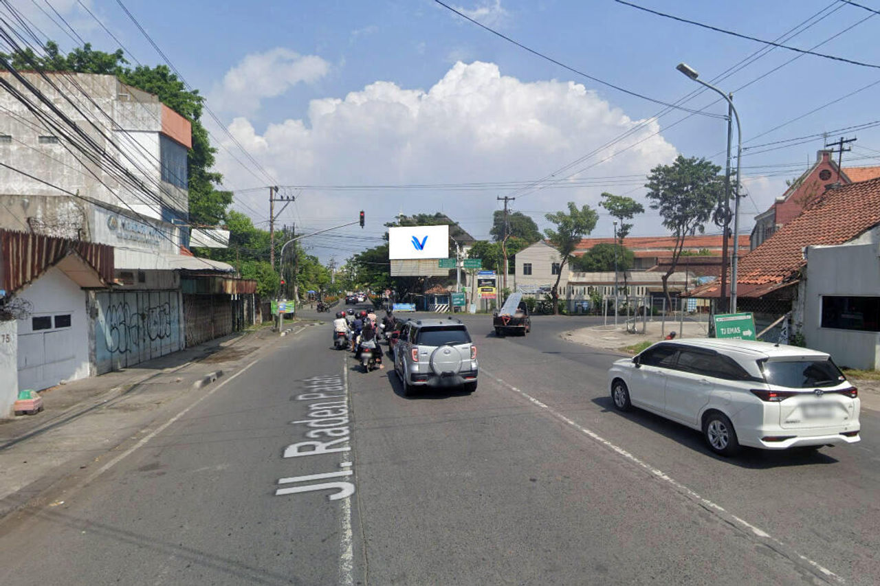 Billboard Jl. MT Haryono (Perempatan Gereja Gedangan), Semarang
