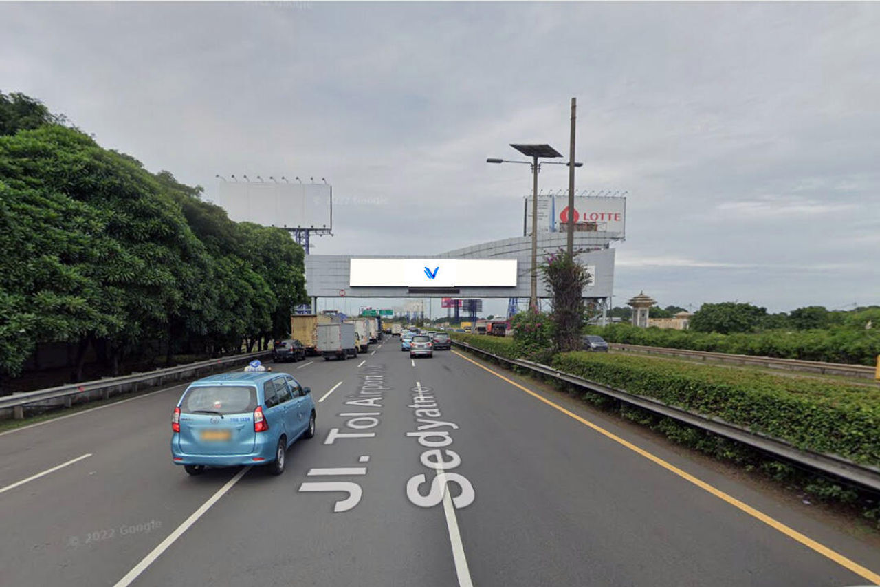 Billboard Sedyatmo Tol Road KM 31+200, Tangerang