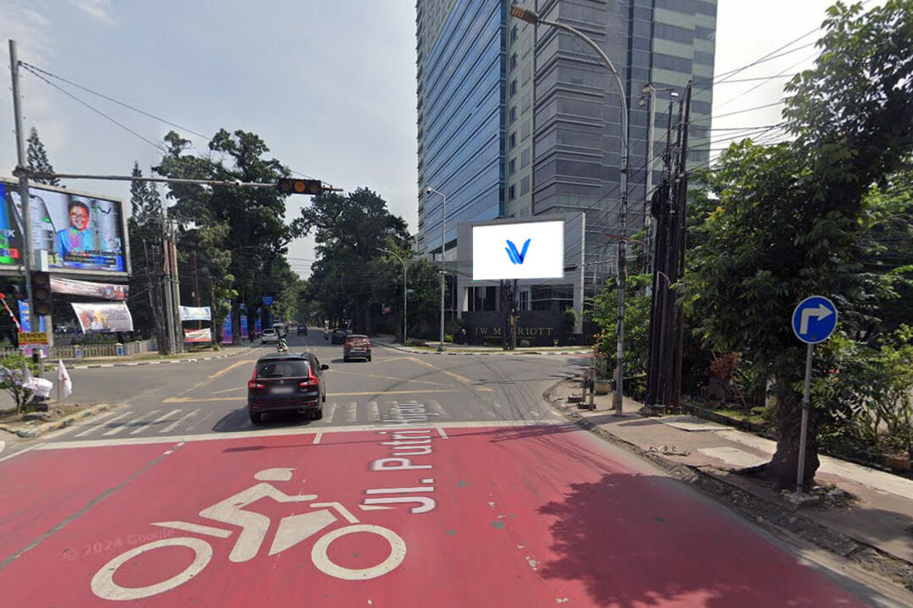 Videotron JL. PUTRI HIJAU (DEPAN JW MARRIOTT HOTEL), MEDAN