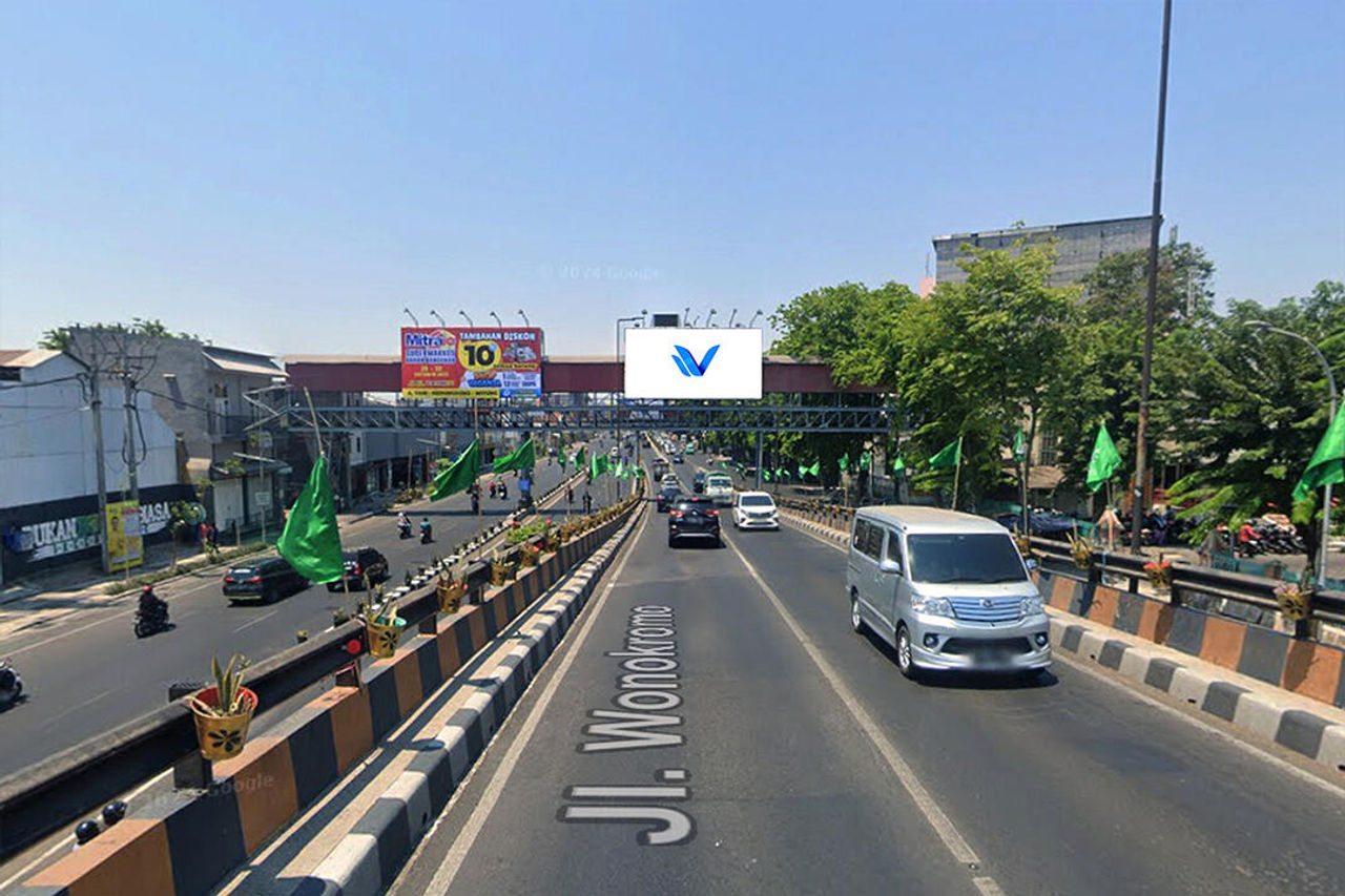 Billboard Jl. Wonokromo Flyover (Arah Menuju Basuki Rahmat), Surabaya