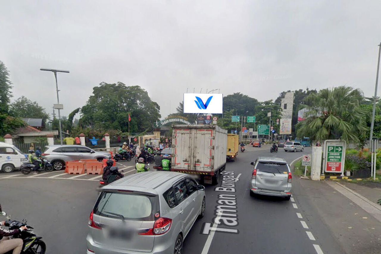 Billboard Jl. Raya Cibubur (Taman Wiladatika), Depok