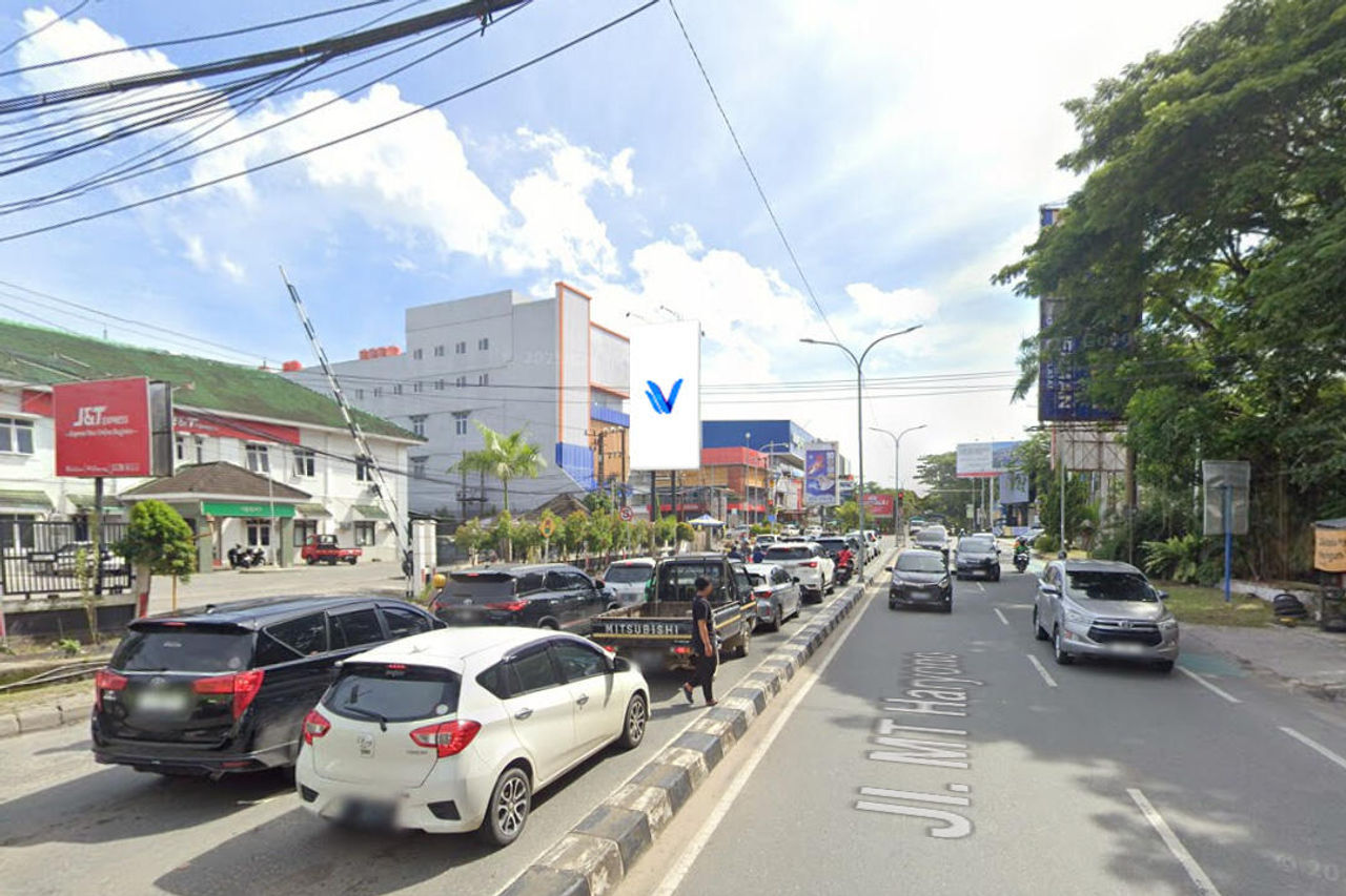 Billboard Jl. MT Haryono, Balikpapan