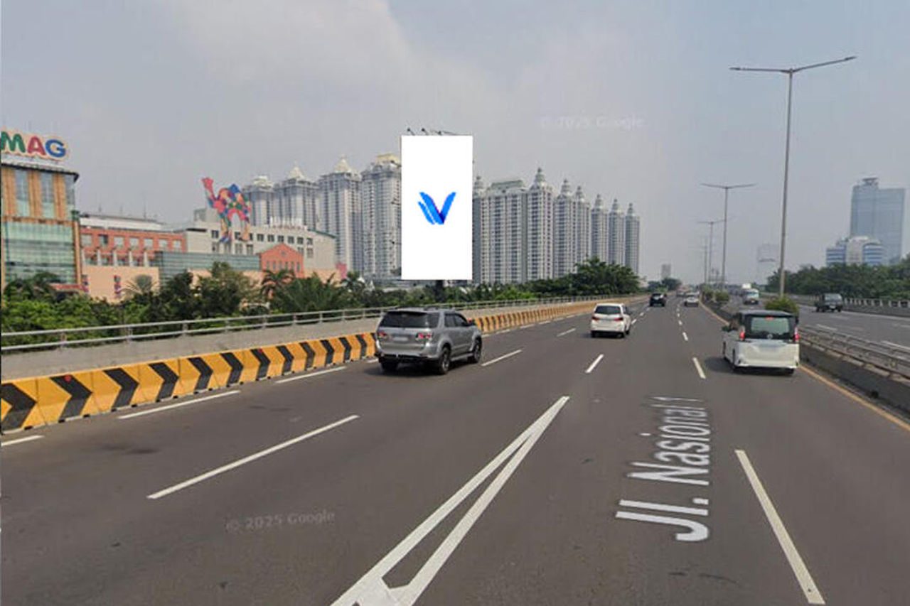 Billboard Jl. Yos Sudarso (Depan Mal Artha Gading), Jakarta Utara