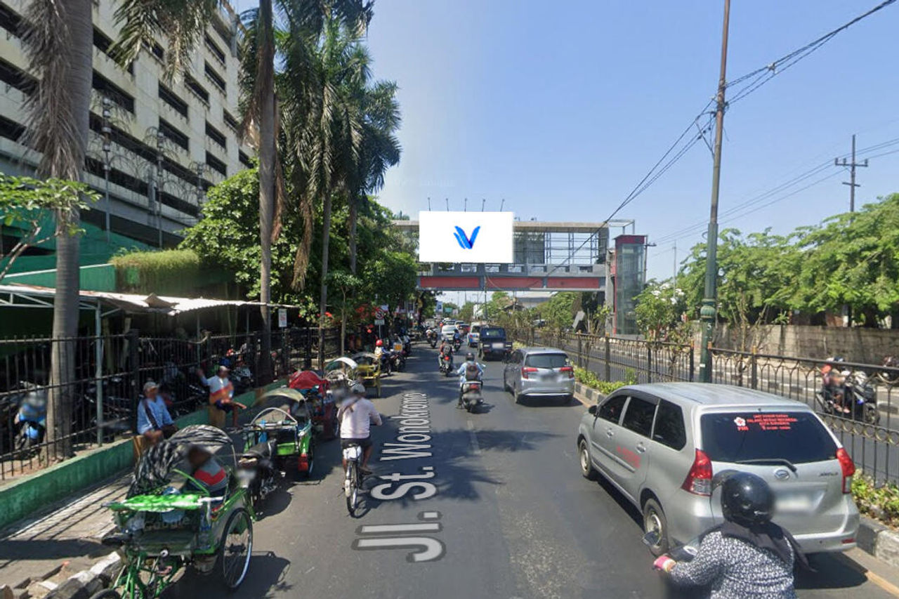 Billboard JPO Jl. Wonokromo (Depan DTC), Surabaya
