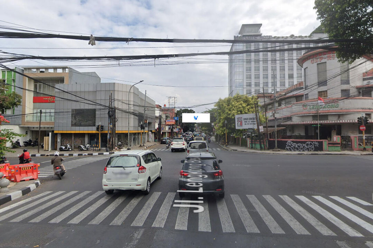 Billboard JL. Lengkong Besar, Bandung