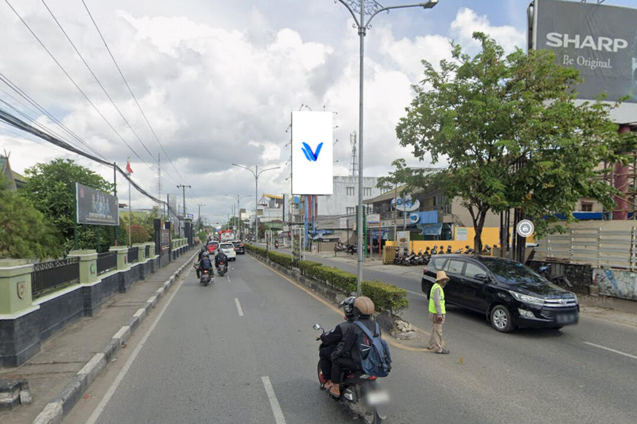 Billboard JL. S. Parman - Arah Ke Perempatan / Polda, Banjarmasin