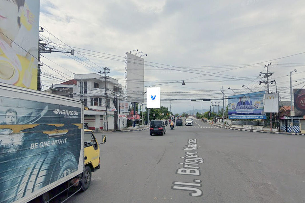 Baliho JL. BANDAR NGALIM (PEREMPATAN ALUN ALUN) KOTA KEDIRI