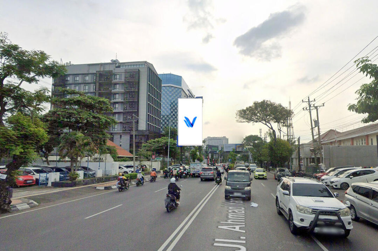 Billboard Jl. A. Yani Semarang Perempatan Erlangga - Depan Hotel HAKA, Semarang