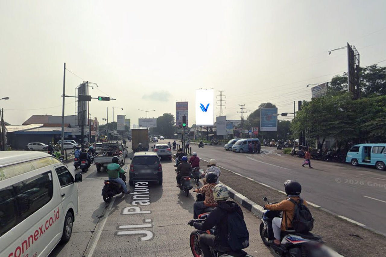 Billboard JI. Bypass (lampu merah perumnas), Cirebon
