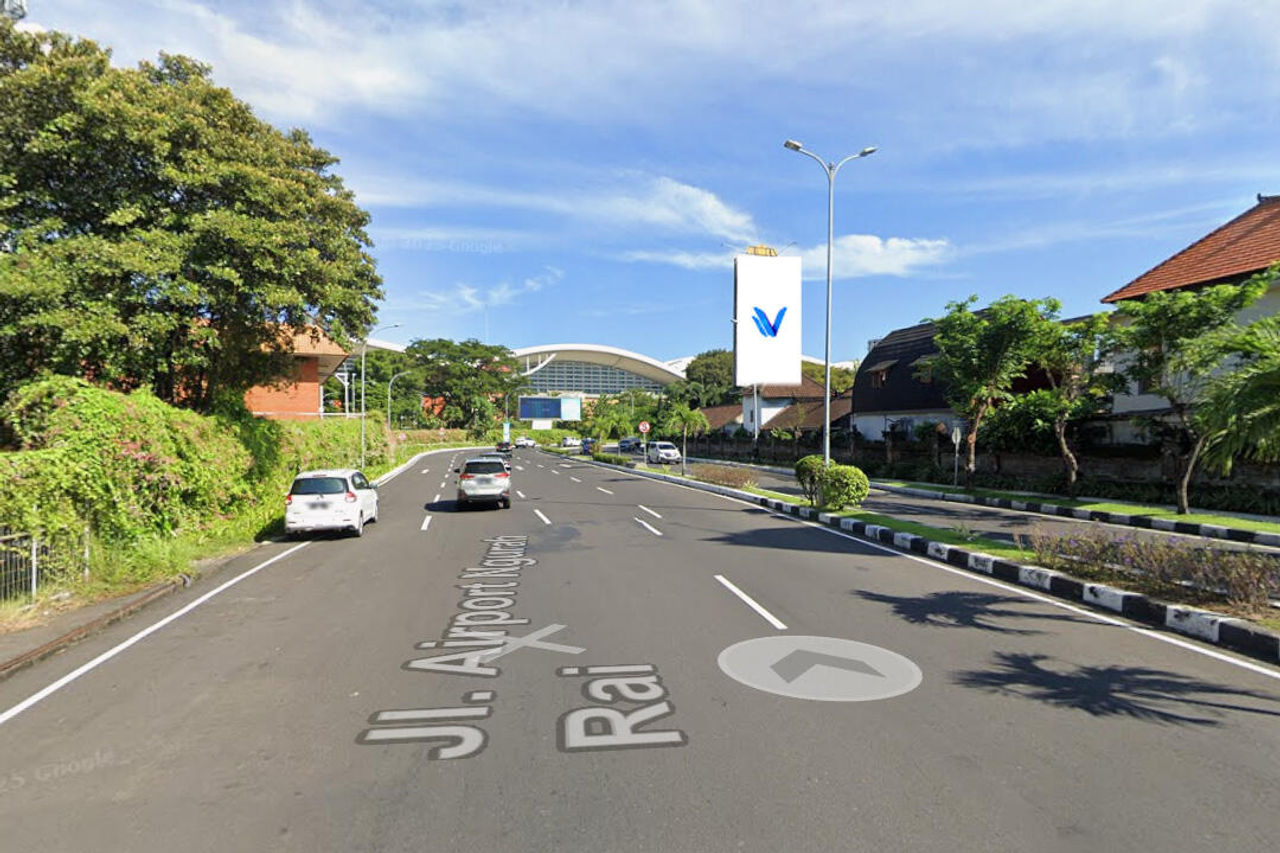 Billboard Jl. Keluar Bandara Ngurah Rai Tuban, Badung - Bali