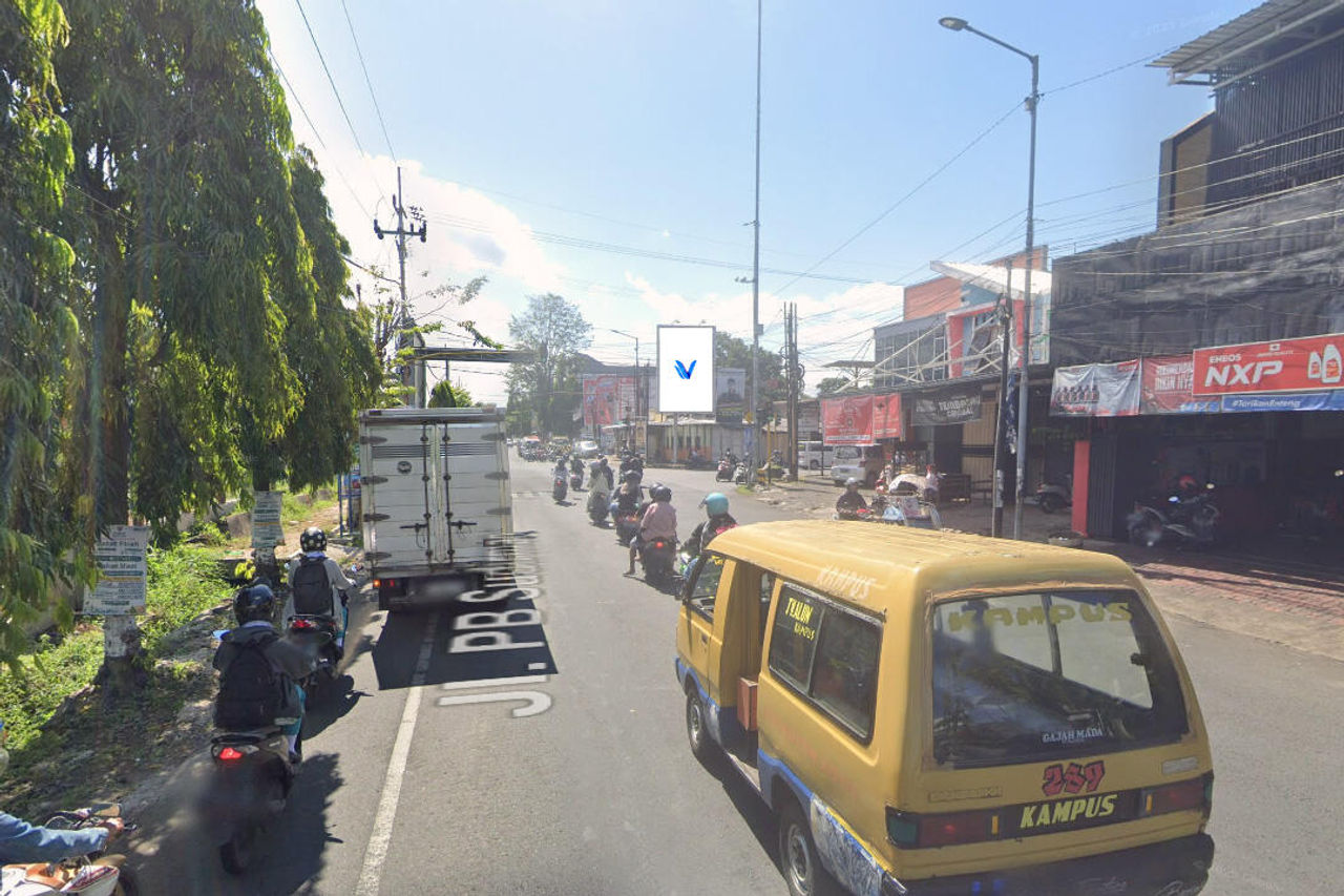 Baliho Jl. Mastrip Simpang Tiga, Jember