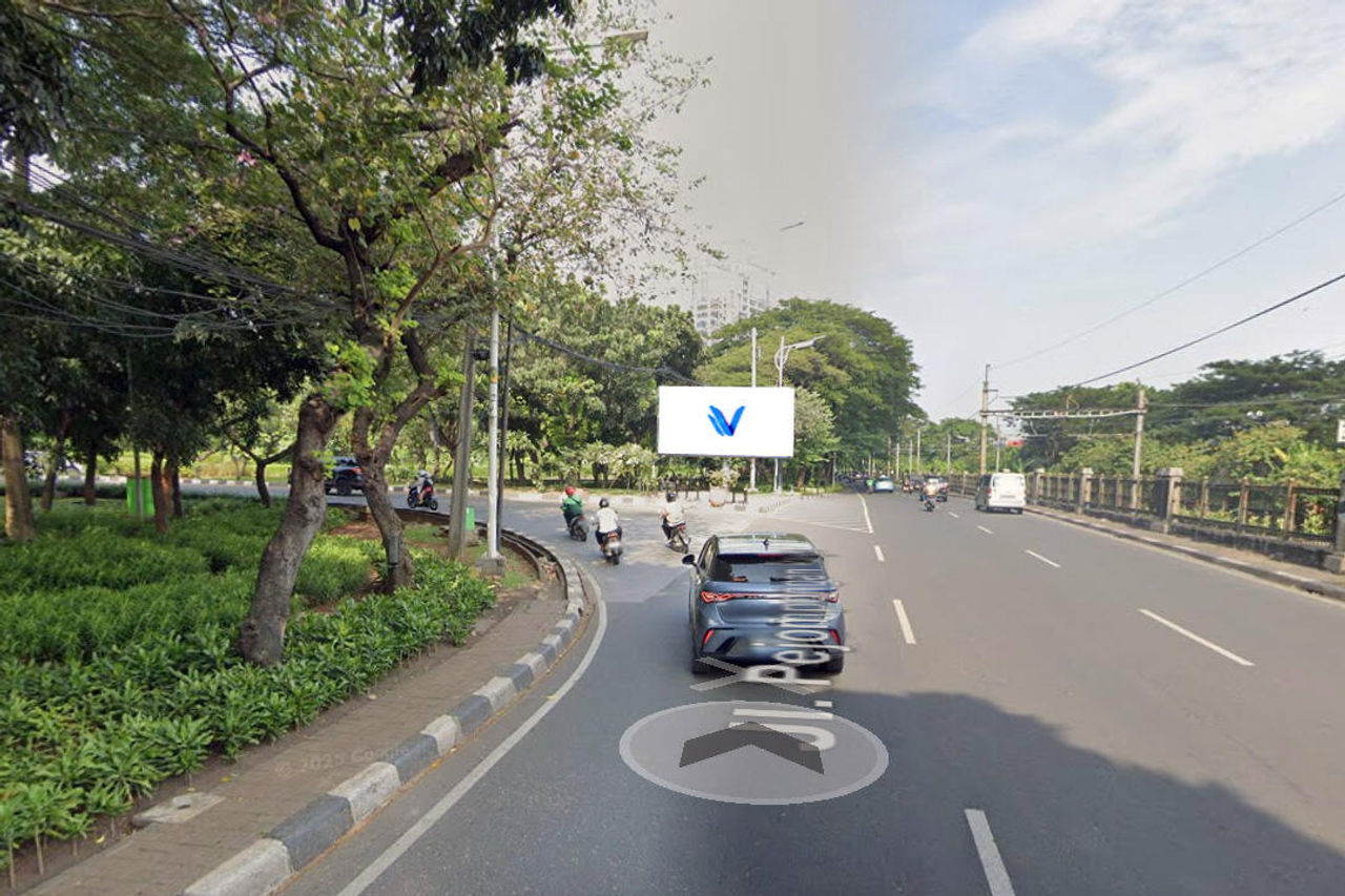 Billboard Jl. Pejompongan Raya (Gelora), Jakarta Pusat