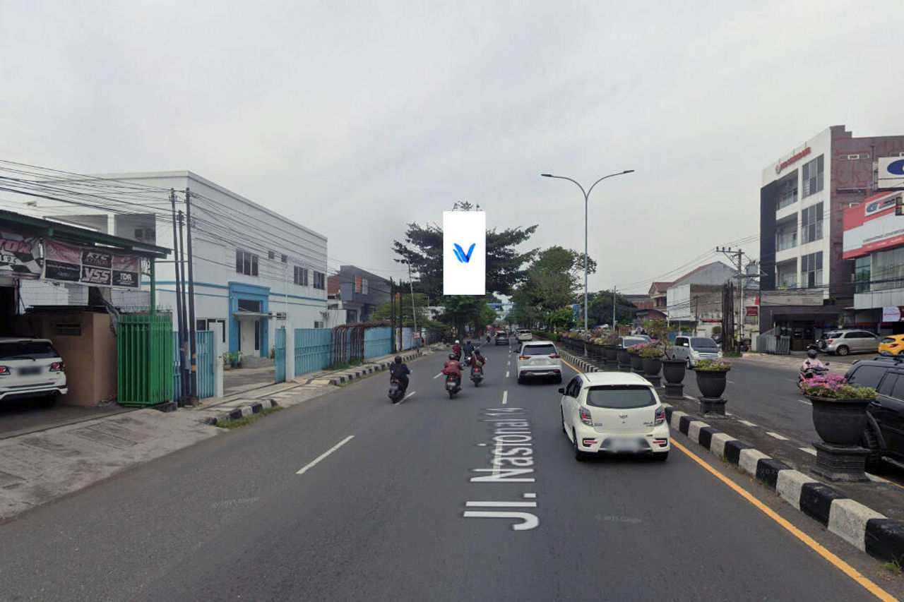 Billboard Jl. Jend. Sudirman Depan Showroom Suzuki, Semarang