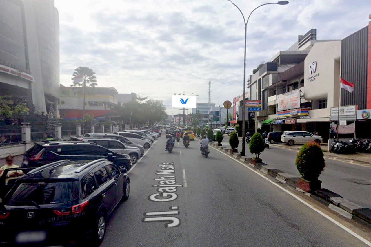 Billboard JL. Gajahmada, Pontianak