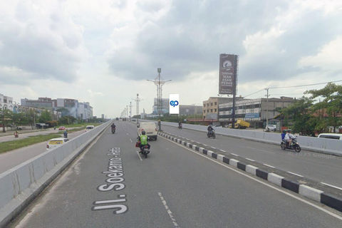 JL. SOEKARNO HATTA, DEPAN TRANSMART, PEKANBARU