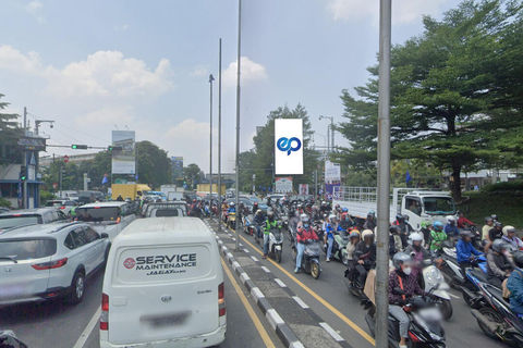 JL. DR. DJUNJUNAN, BANDUNG