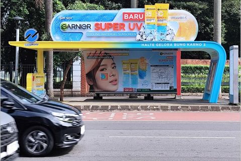 HALTE GELORA BUNG KARNO 3 JL. JENDERAL SUDIRMAN, JAKARTA SELATAN