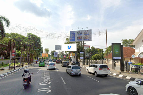 JL. GAJAHMADA (PEREMPATAN KAMPUNG KALI ATAS POS POLISI), SEMARANG