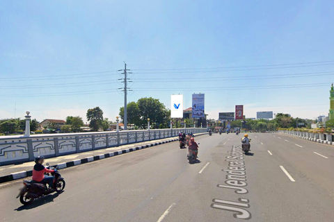JL. JEND. SUDIRMAN TUGU ADIPURA BANJIRKANAL BARAT, SEMARANG