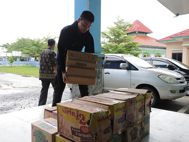 Damai Putra Peduli Menyalurkan Bantuan Sosial Kepada Warga Segara Jaya, Samudra Jaya, & Sriamur