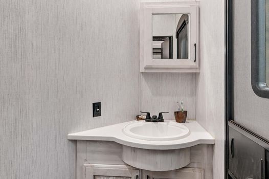 heartland bighorn traveler 38fl bathroom sink mirror