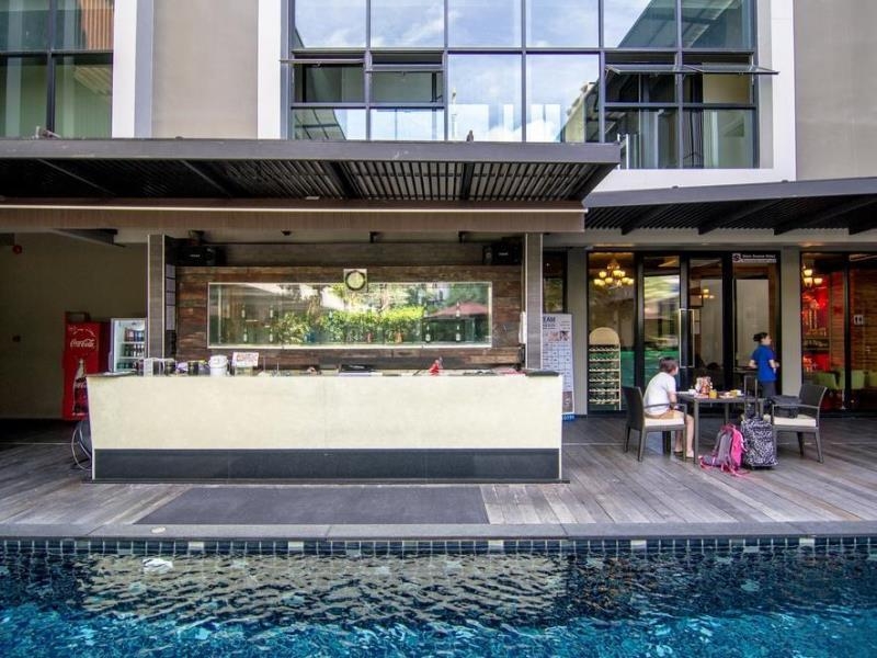 Siam Swana Hotel is a budget-friendly hotel near BTS with comprehensive amenities.