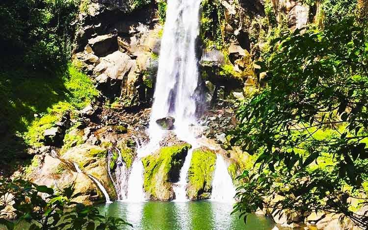Buntot Palos Falls