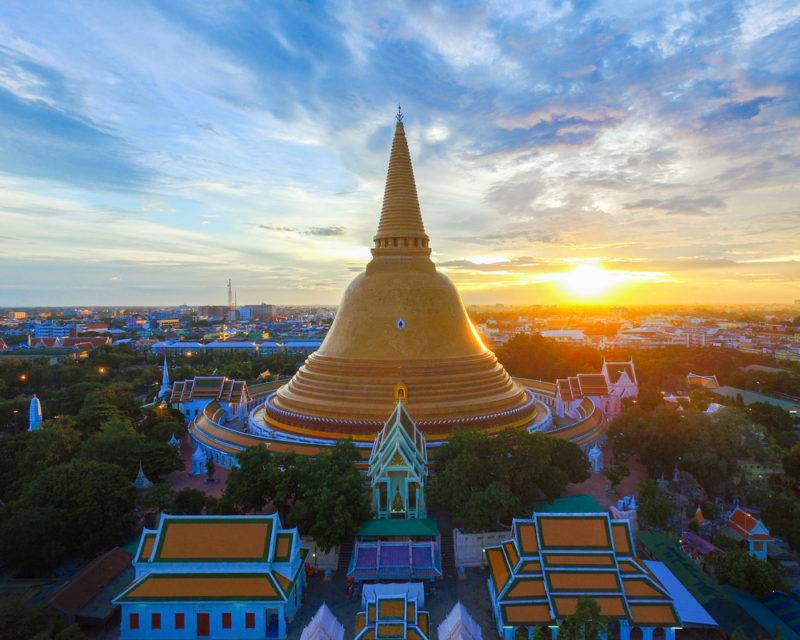 ไม่ควรพลาดที่เที่ยวนครปฐมนี้ แวะไปกราบสักการะองค์พระปฐมเจดีย์ที่วัดพระปฐมเจดีย์ราชวรมหาวิหาร