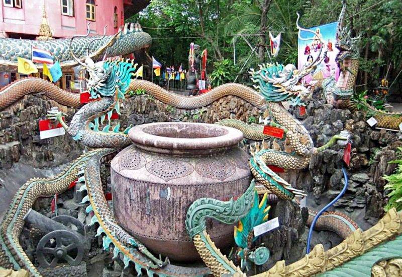 วัดสามพราน เป็นวัดที่มีเอกลักษณ์เฉพาะตัวไม่เหมือนใคร เป็นอีกที่เที่ยวนครปฐมที่ไม่ควรพลาด 