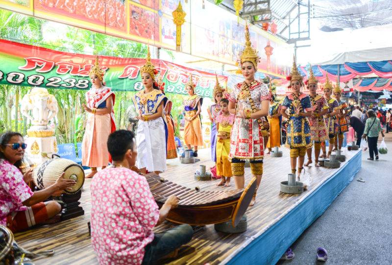หลวงพ่อวัดไร่ขิงซึ่งเป็นที่เคารพของชาวนครปฐม