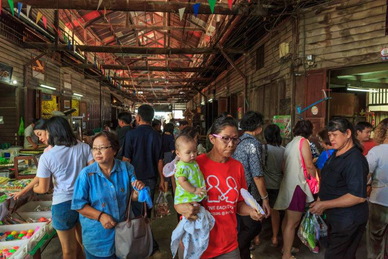 ตลาดบ้านใหม่ - ที่เที่ยวในฉะเชิงเทรา