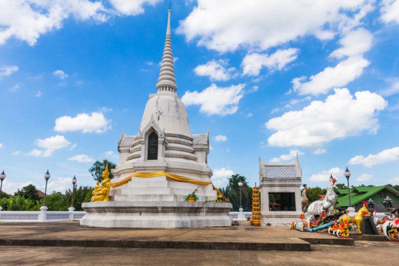 อนุสาวรีย์พระเจ้าตากสินมหาราช - ที่เที่ยวในฉะเชิงเทรา
