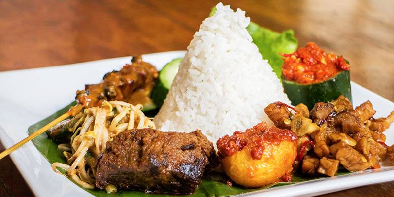 kota-tua-Taste-various-legendary-foods-with-us-on-Jakarta-food-tour.-(1)-800x400-2-1