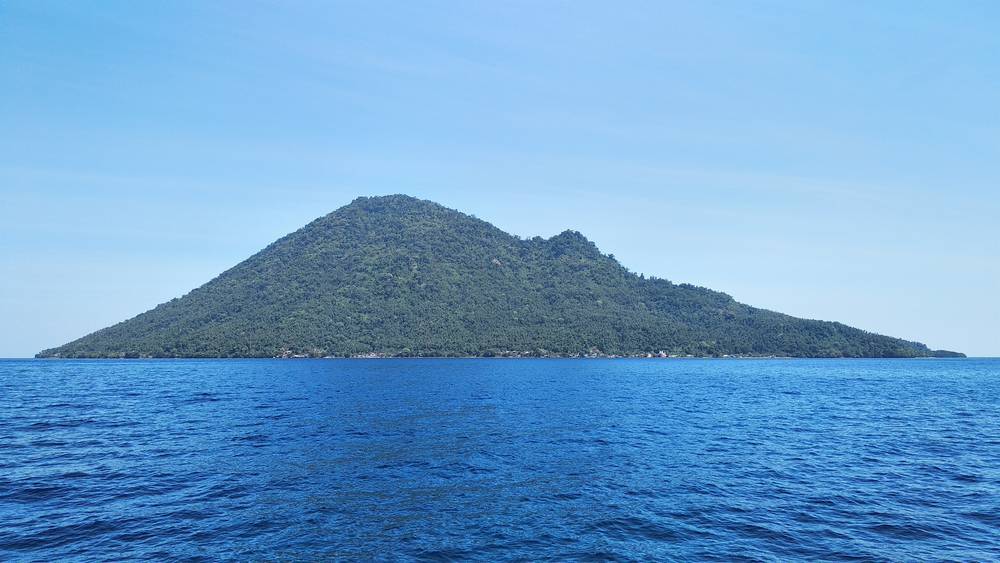 Pulau Manado Tua - wisata di Manado