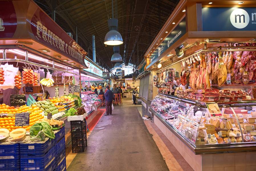 market at night